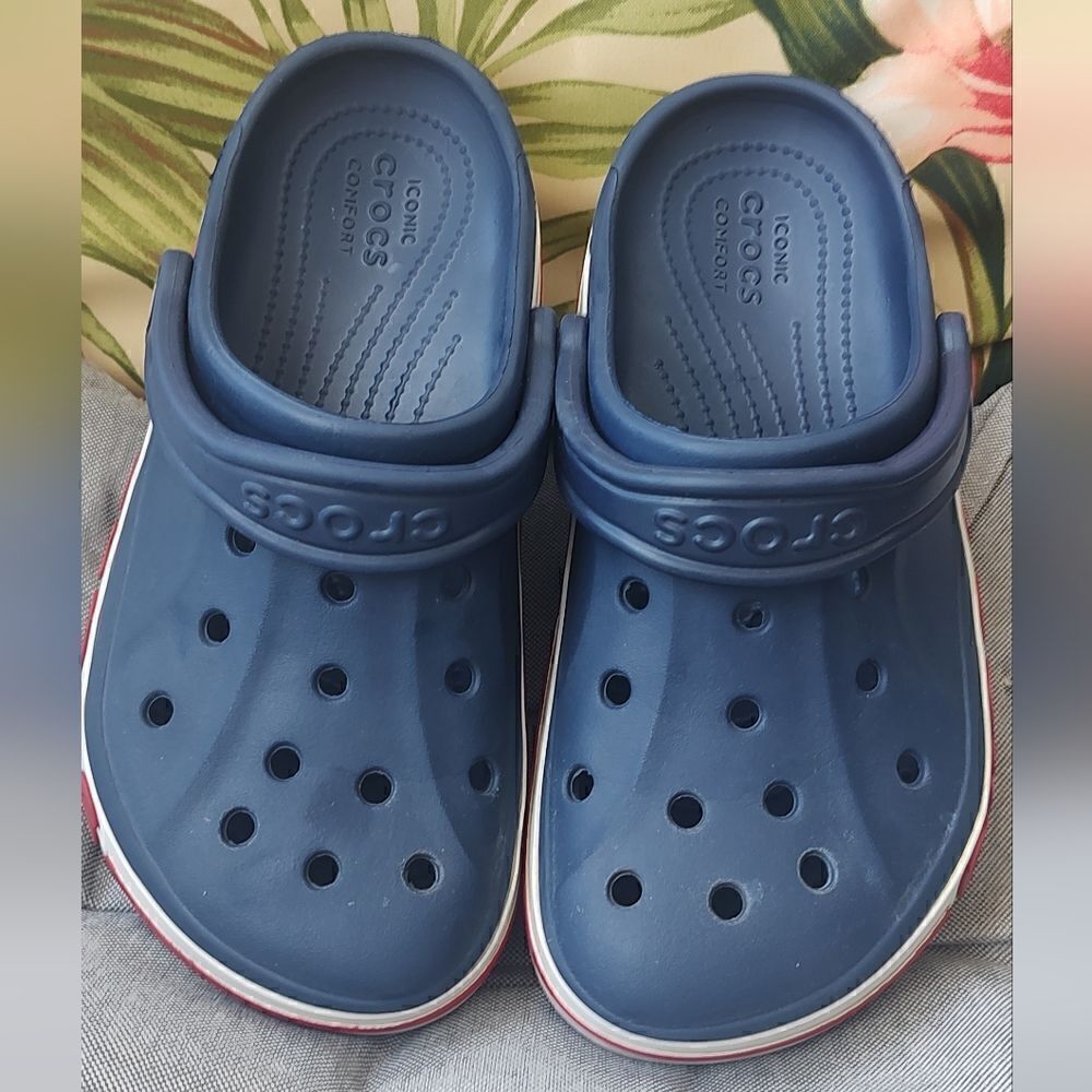 Crocs Crocband Clog Kids Size 6  Iconic Comfort Shoes Navy Blue Red - Picture 5 of 10